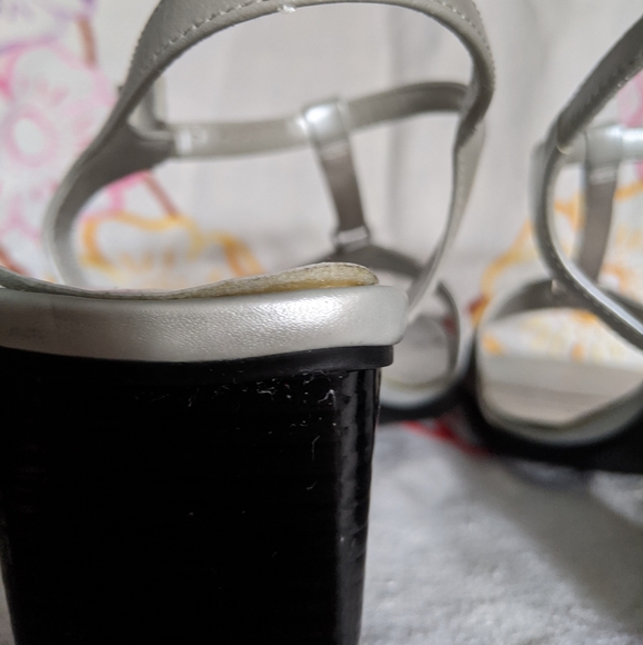 1990s Y2K silver minimal t bar square toe heels - Picture 7 of 10